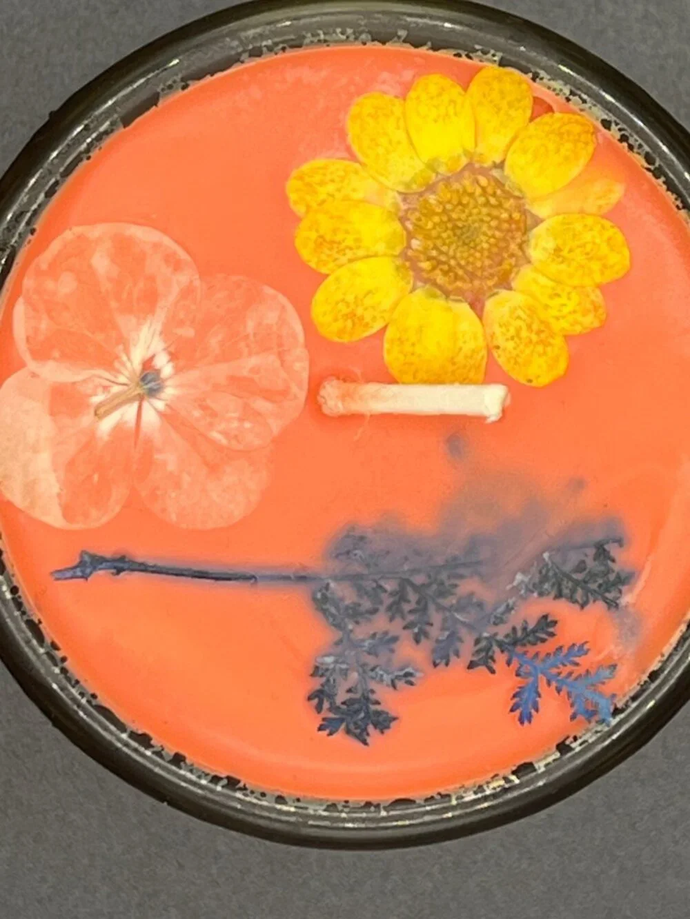 Amber Fleur-de-Lis Glass Candle with Coral Wax and Pressed Floral Accents